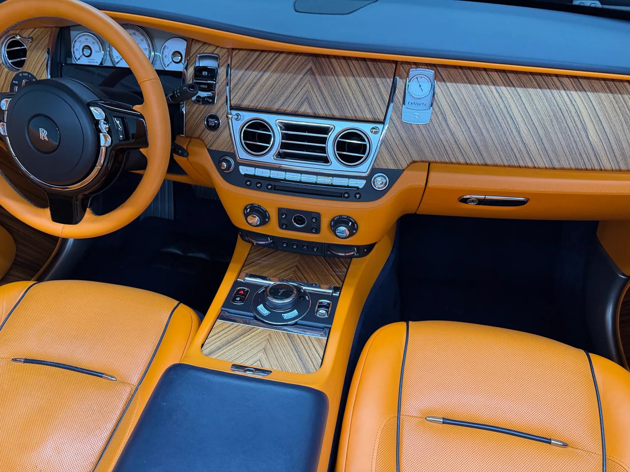 Used 2017 Rolls-Royce Dawn RWD image 62