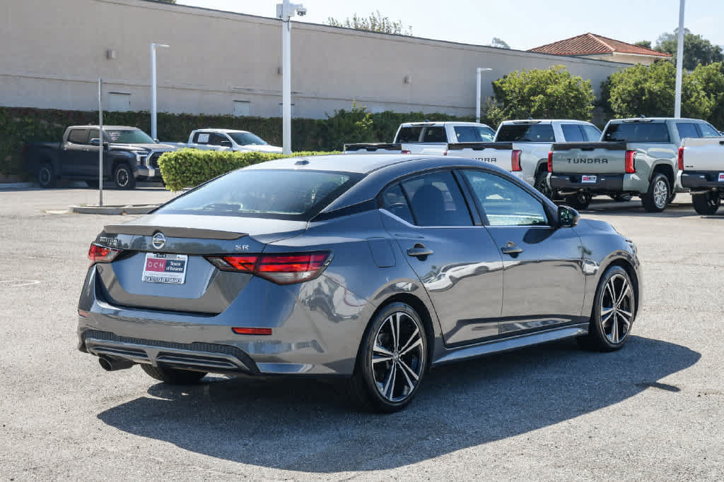 Used 2022 Nissan Sentra SR w/ Lighting Package FWD image 10
