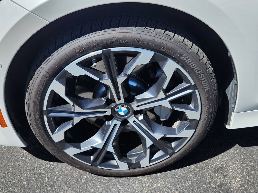 Used 2025 BMW 330i xDrive Sedan AWD/4WD image 18