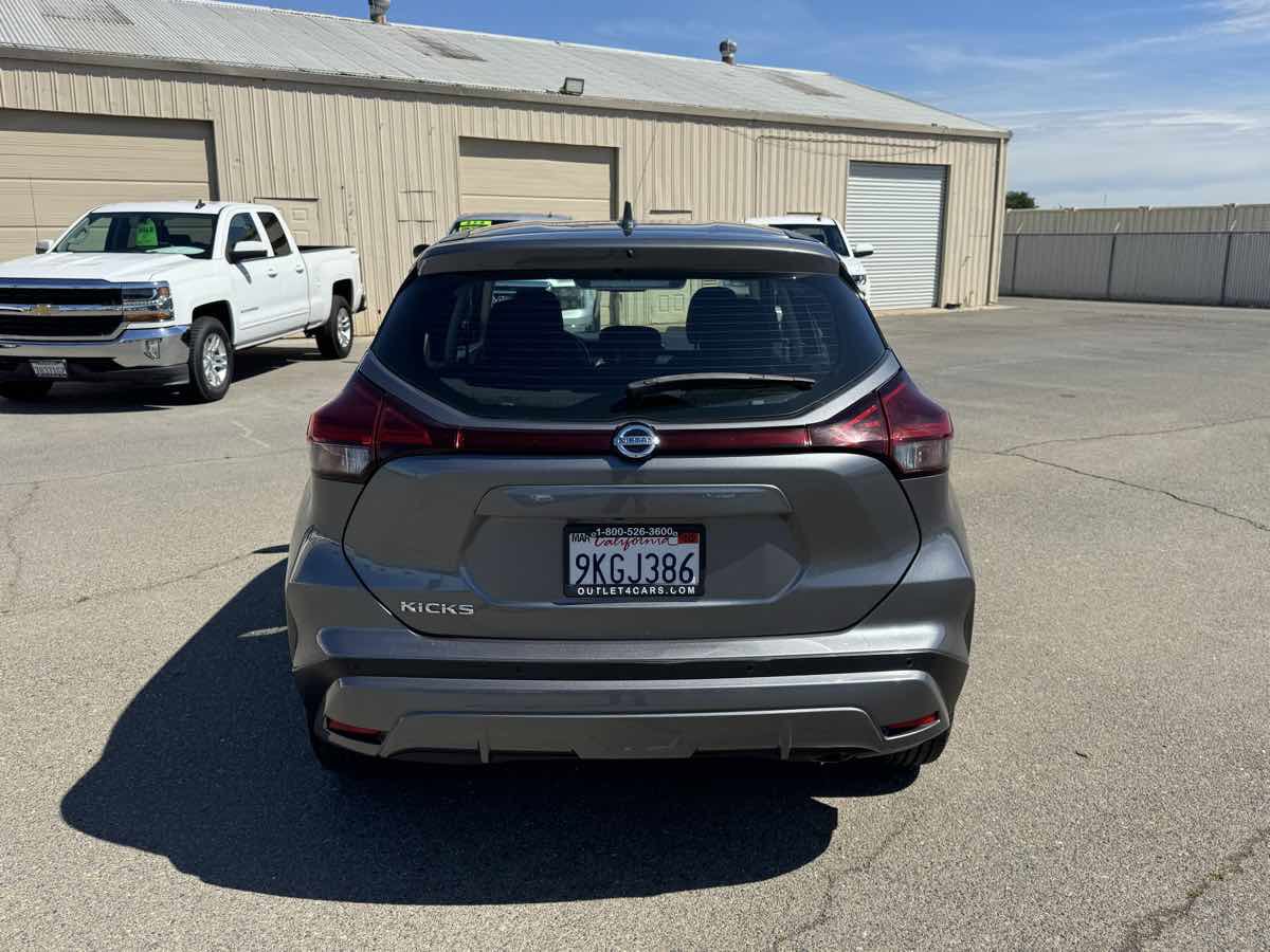 Used 2021 Nissan Kicks S FWD image 8