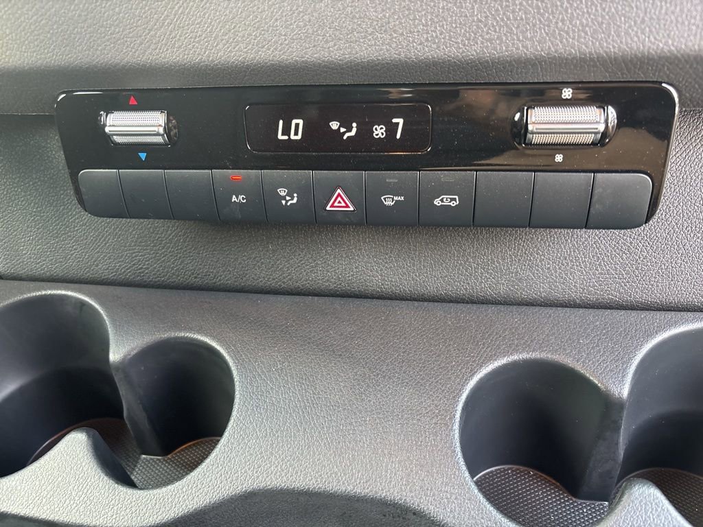 Used 2024 Mercedes-Benz Sprinter 2500 image 32