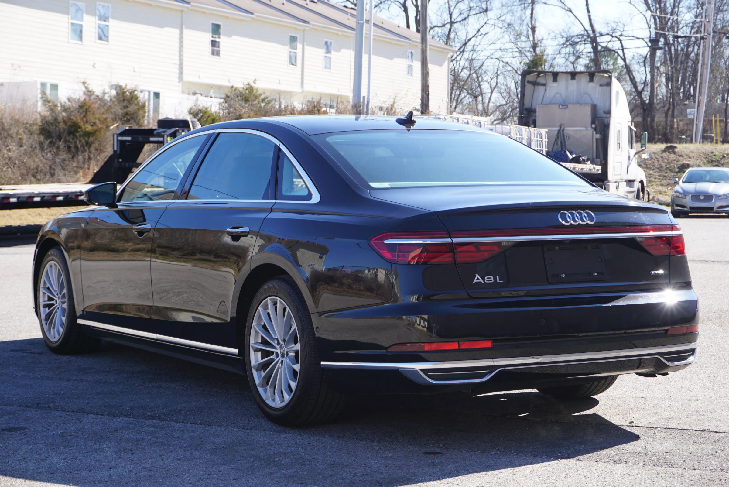 Used 2020 Audi A8 L 4.0T w/ Executive Package image 11