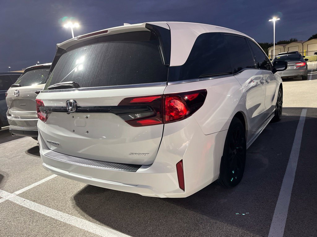 Used 2025 Honda Odyssey Sport-L image 3