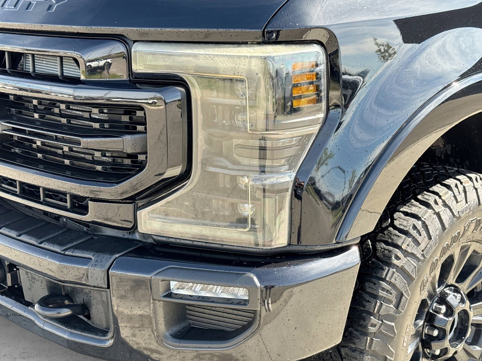 Certified 2022 Ford F250 Lariat w/ Tremor Off-Road Package AWD/4WD image 13