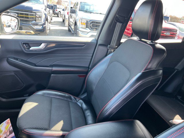 Certified 2024 Ford Escape ST-Line AWD/4WD image 9