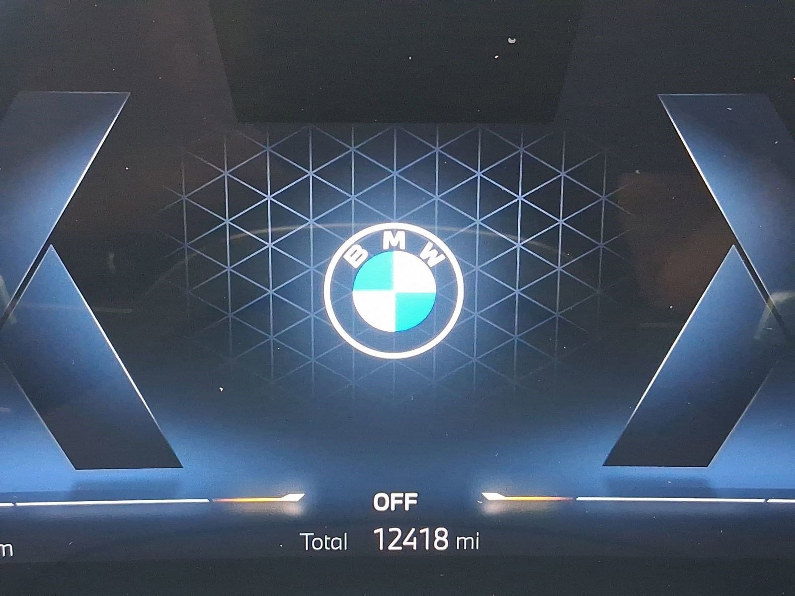 Certified 2024 BMW 760i xDrive w/ Premium Package 2 image 18