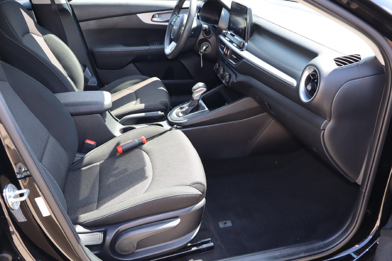 Used 2022 Kia Forte LXS FWD image 15