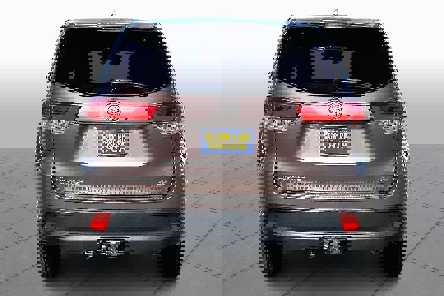 Used 2017 Toyota Highlander XLE image 4