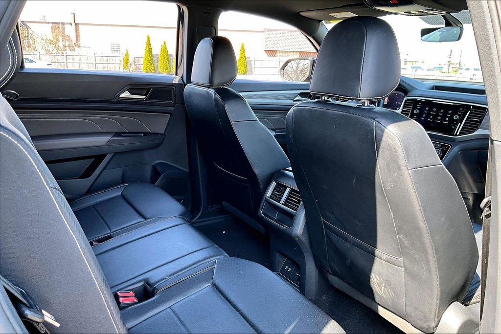 Used 2022 Volkswagen Atlas Cross Sport SE image 28