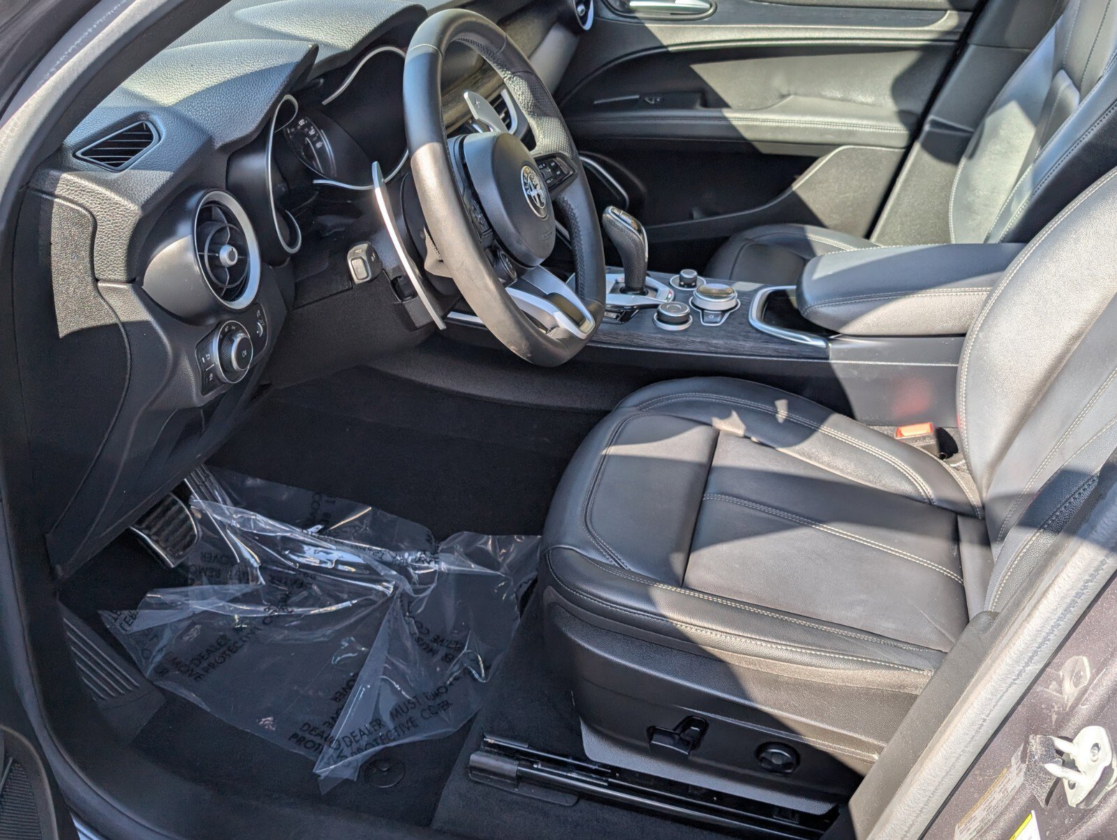 Used 2023 Alfa Romeo Stelvio Sprint image 9