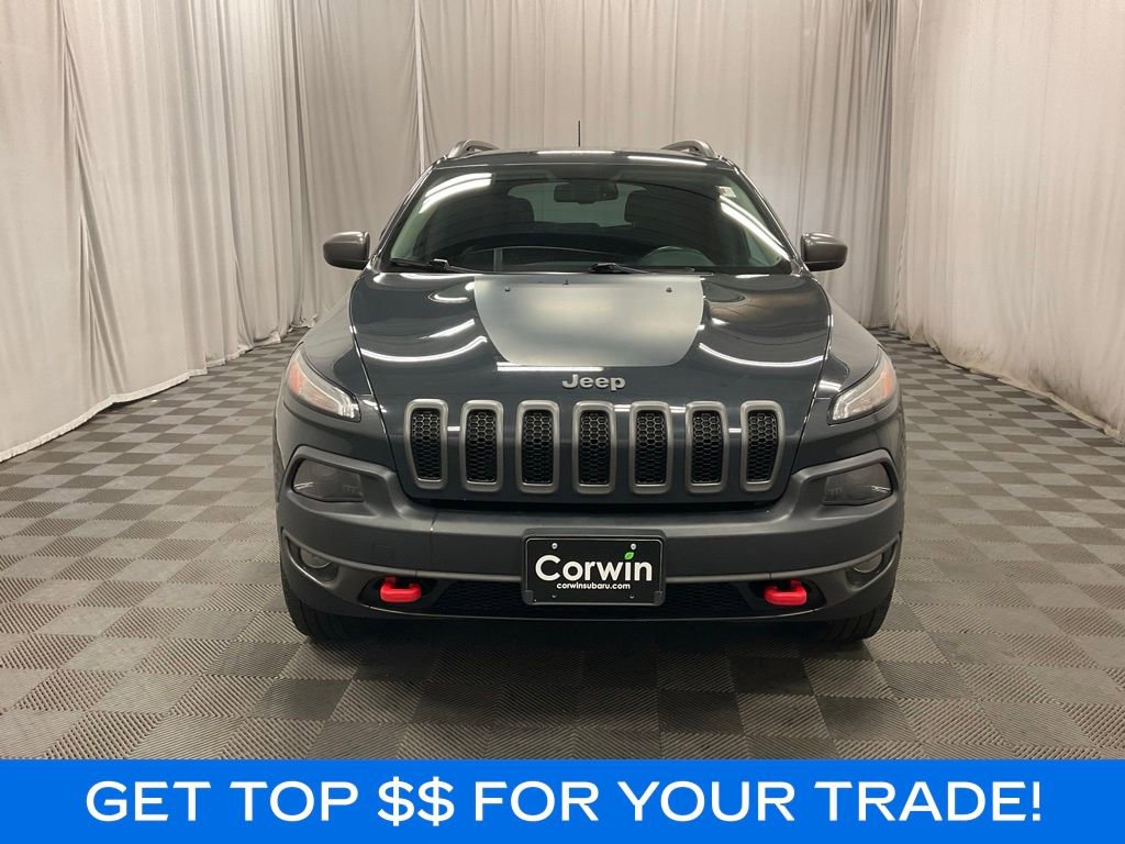 Used 2016 Jeep Cherokee Trailhawk w/ Comfort/Convenience Group AWD/4WD video 3