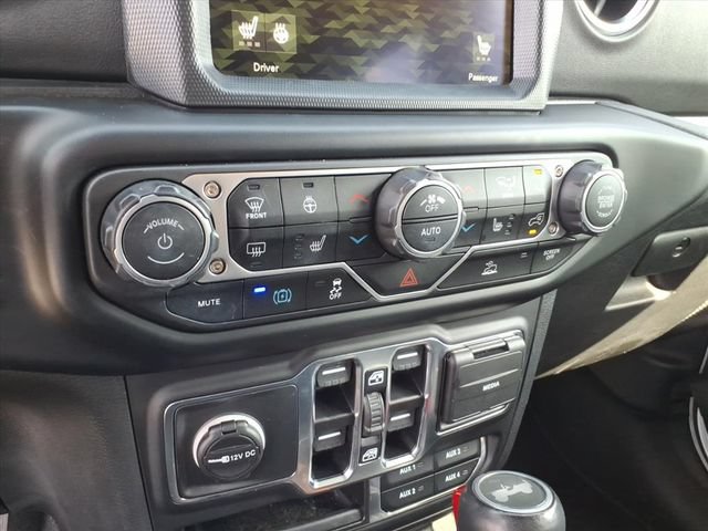 Used 2023 Jeep Wrangler Unlimited Sahara w/ Cold Weather Group AWD/4WD image 21