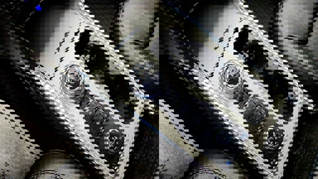 Used 2022 Ford Explorer Limited w/ Equipment Group 301A image 16