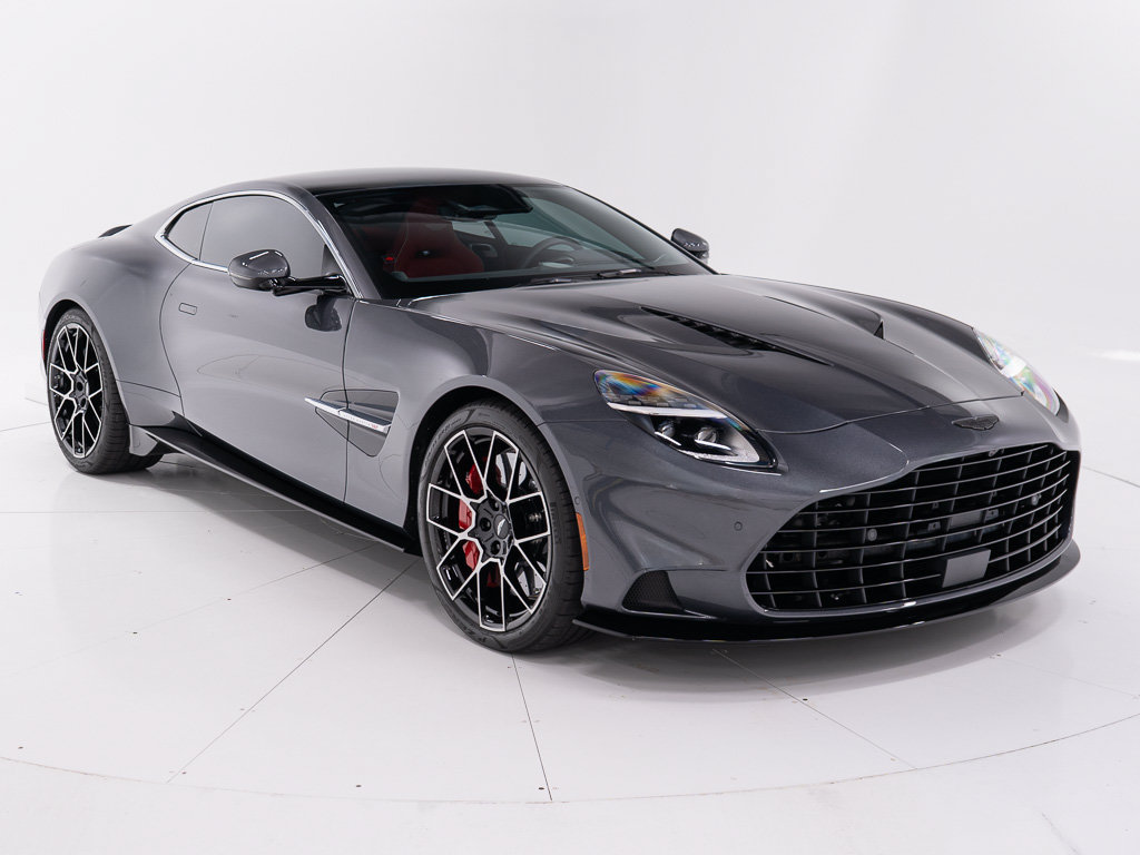Used 2025 Aston Martin Vanquish RWD image 7