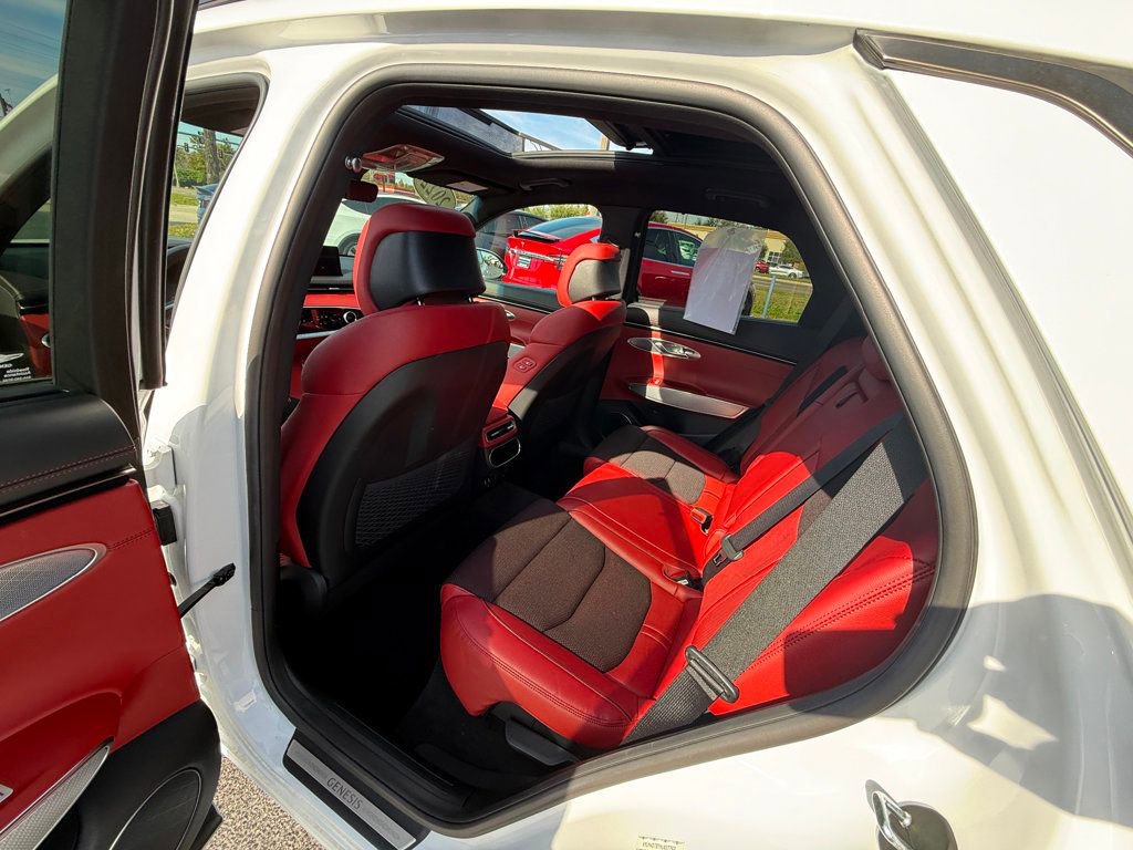 Used 2022 Genesis GV70 2.5T w/ Sport Prestige Package image 11