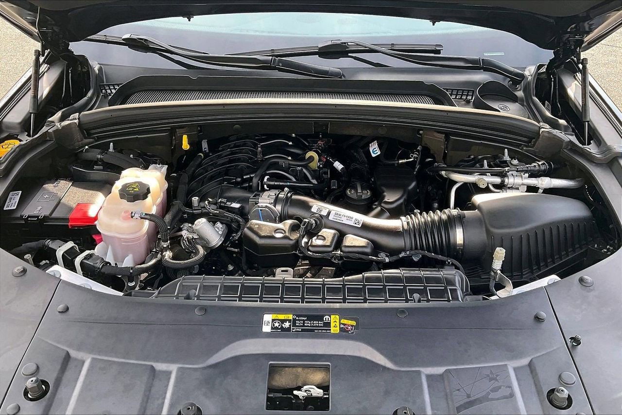 Certified 2023 Jeep Grand Cherokee Laredo X image 38