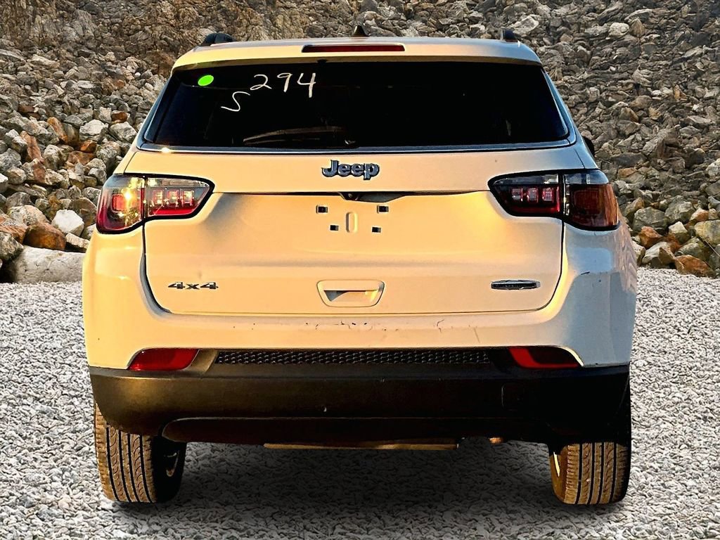 Used 2022 Jeep Compass Latitude image 4