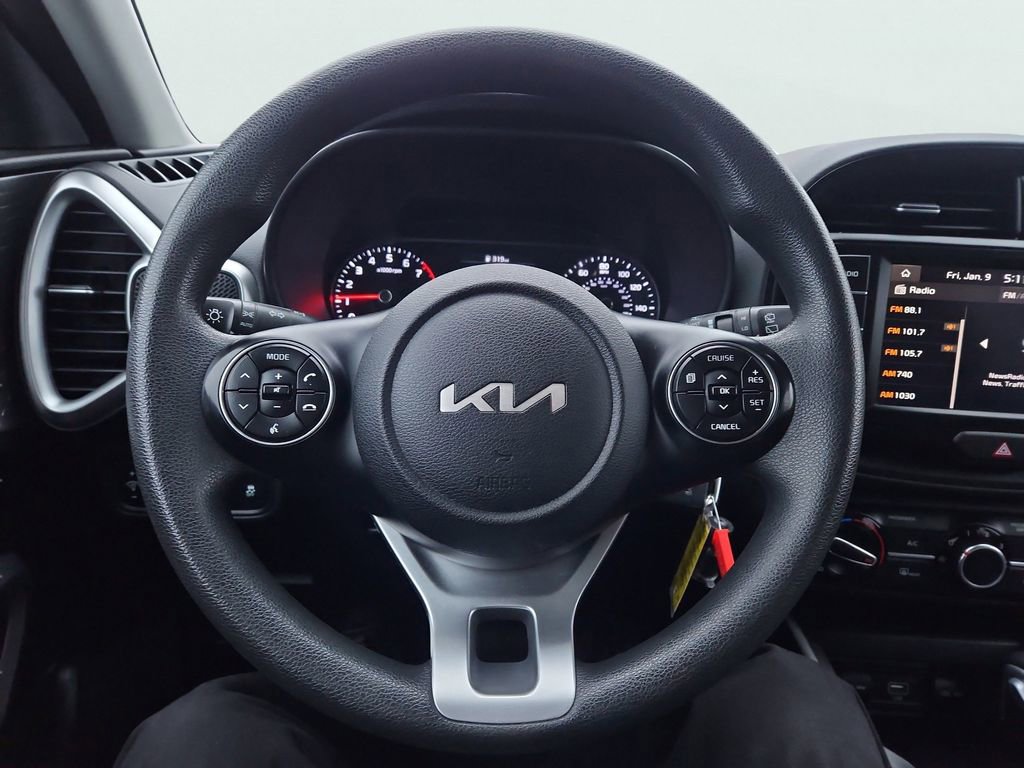 Used 2022 Kia Soul LX image 23