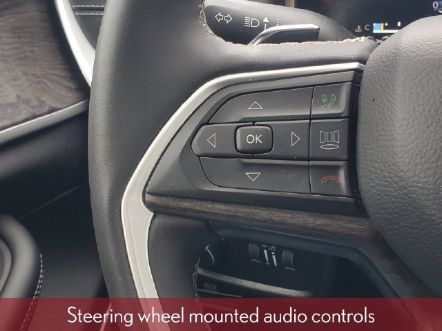 Used 2023 Jeep Grand Cherokee Limited AWD/4WD image 24