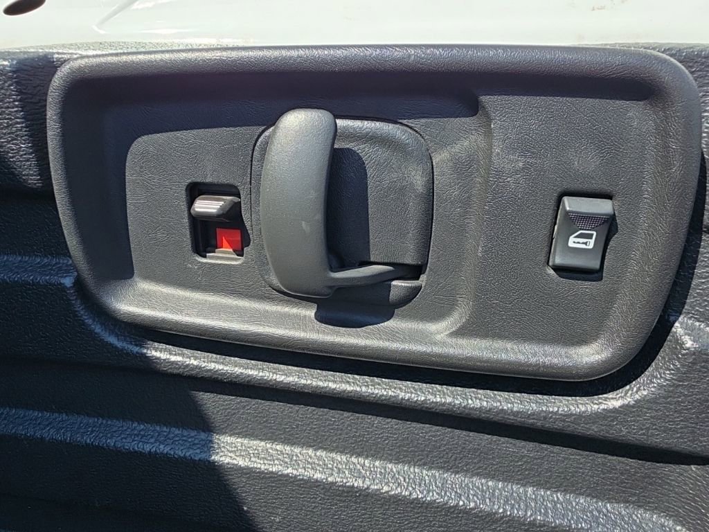 Used 2021 Chevrolet Express 2500 w/ Driver Convenience Package image 28