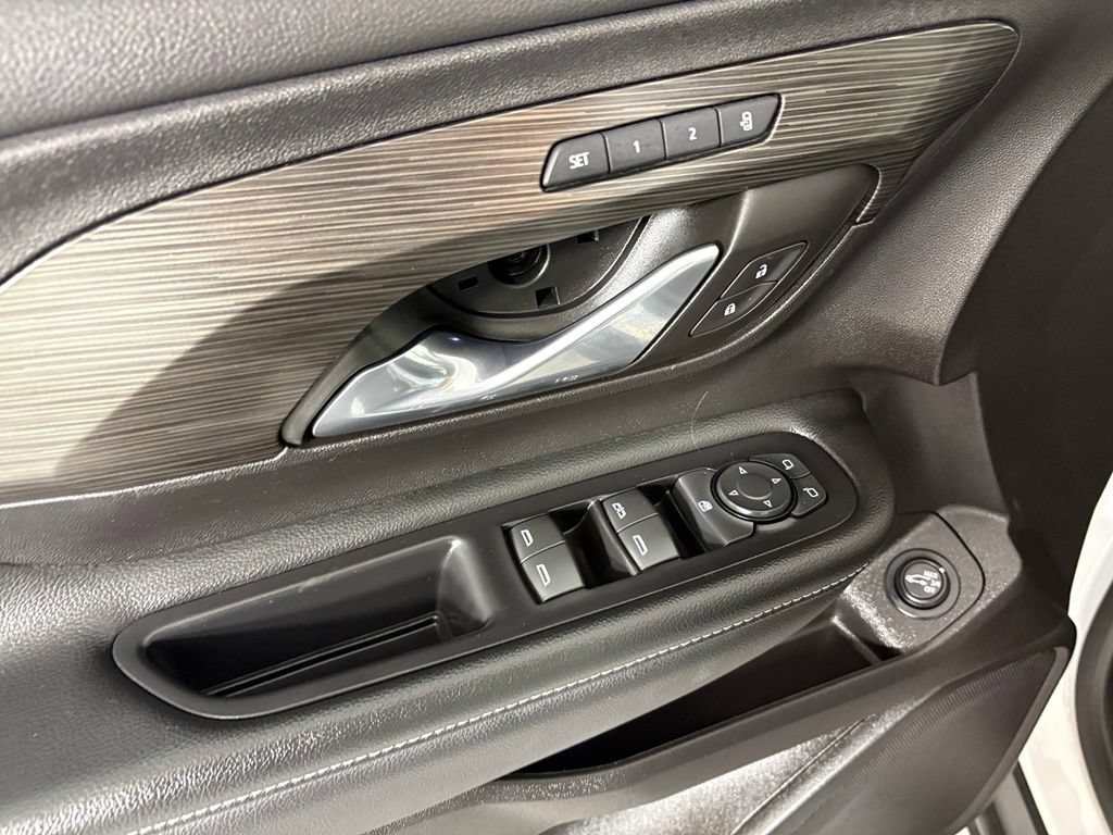 Used 2024 GMC Terrain SLT FWD image 20