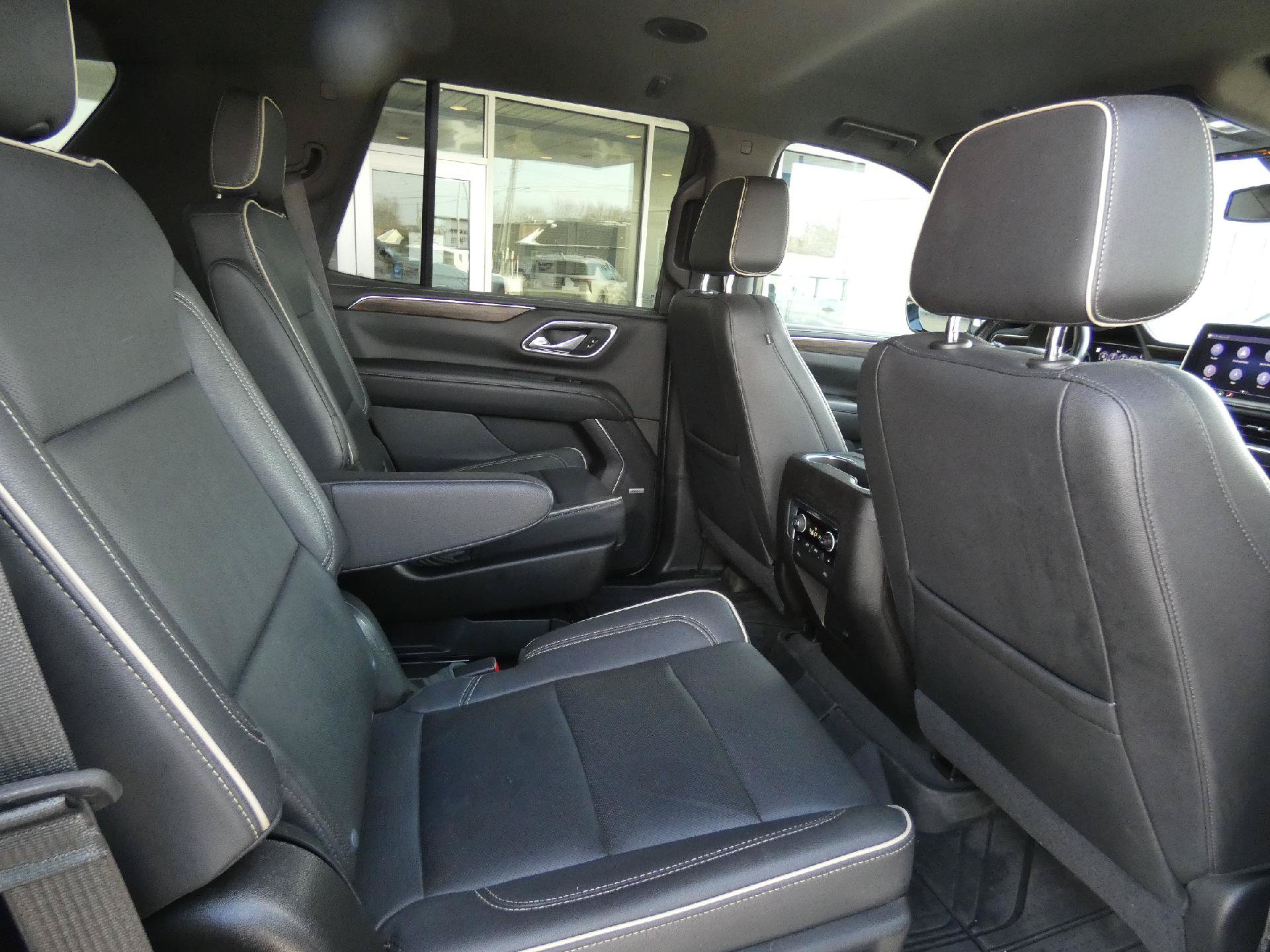 Used 2021 Chevrolet Tahoe Premier AWD/4WD image 17