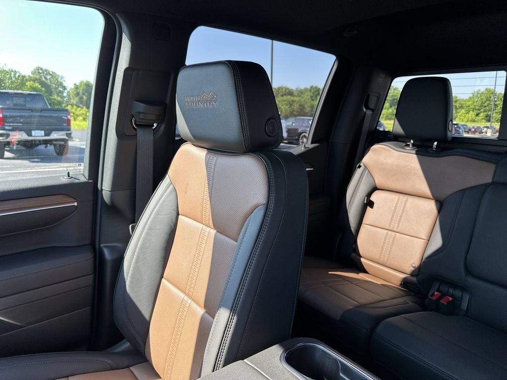 New 2026 Chevrolet Silverado 1500 High Country w/ Technology Package AWD/4WD image 12