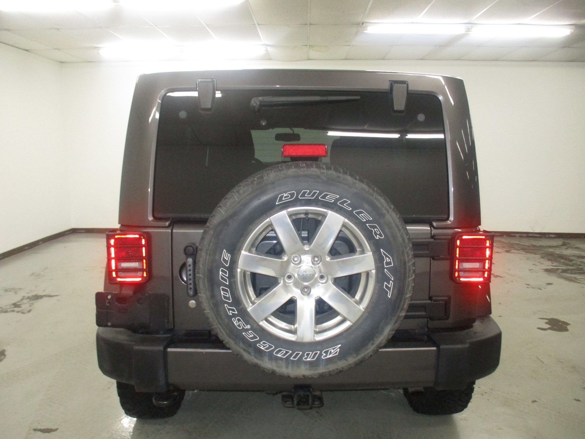 Used 2018 Jeep Wrangler Unlimited Sahara w/ Dual Top Group AWD/4WD image 7