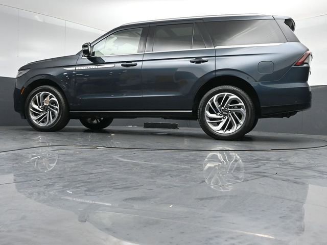 Certified 2025 Lincoln Navigator Reserve AWD/4WD image 45