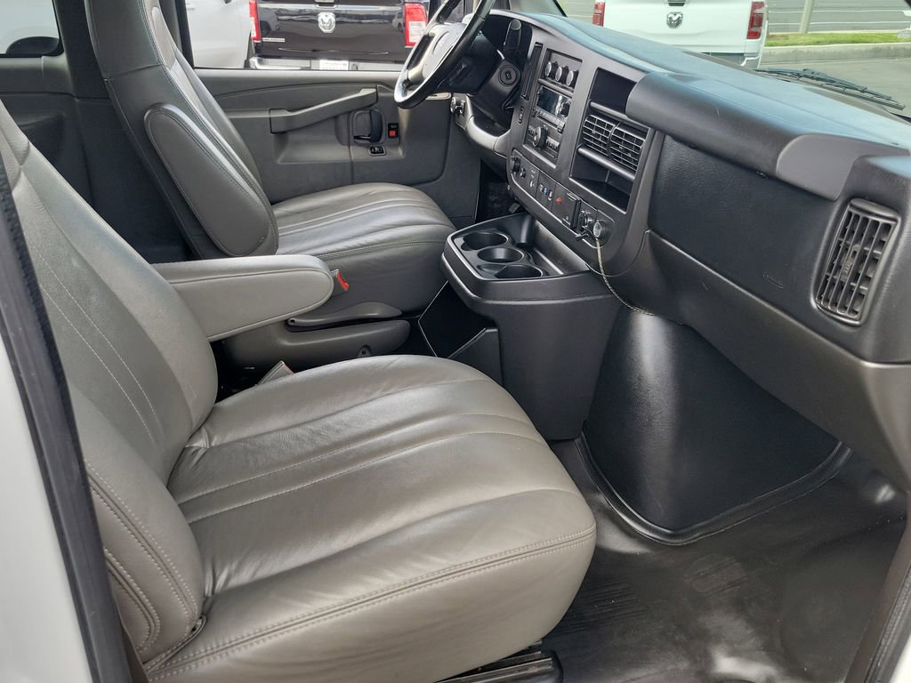 Used 2016 GMC Savana 3500 LS image 14