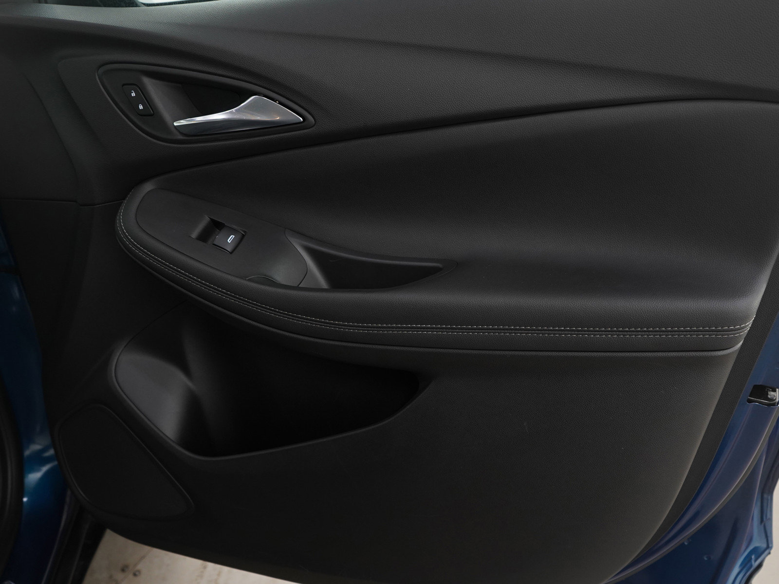 Used 2020 Buick Encore GX Essence image 9