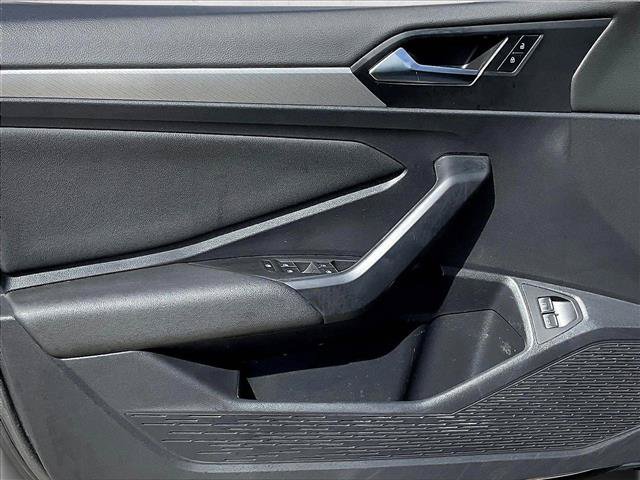 Used 2021 Volkswagen Jetta SE w/ SE Cold Weather Package FWD image 17