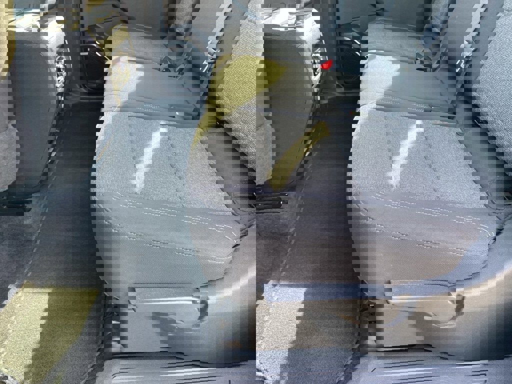 Used 2025 GMC Acadia Elevation image 19