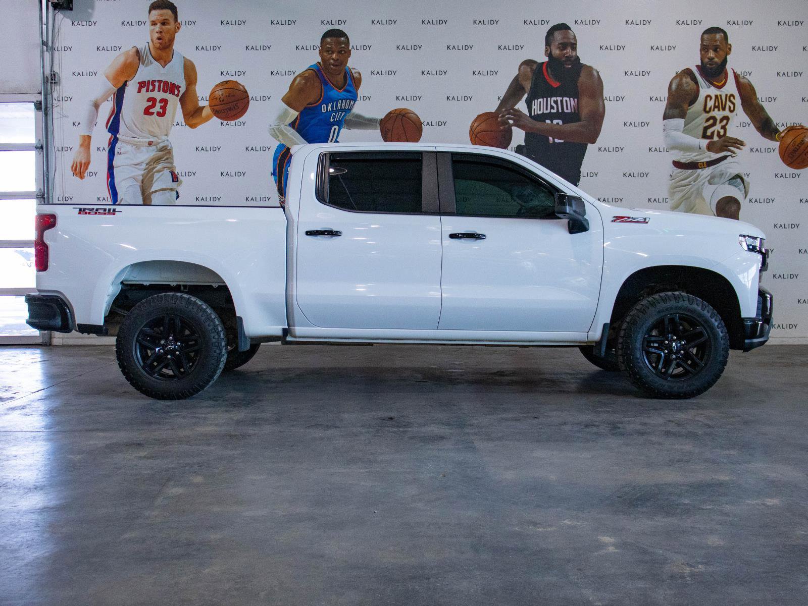 Used 2022 Chevrolet Silverado 1500 LT Trail Boss w/ LPO, Dark Essentials Package image 17