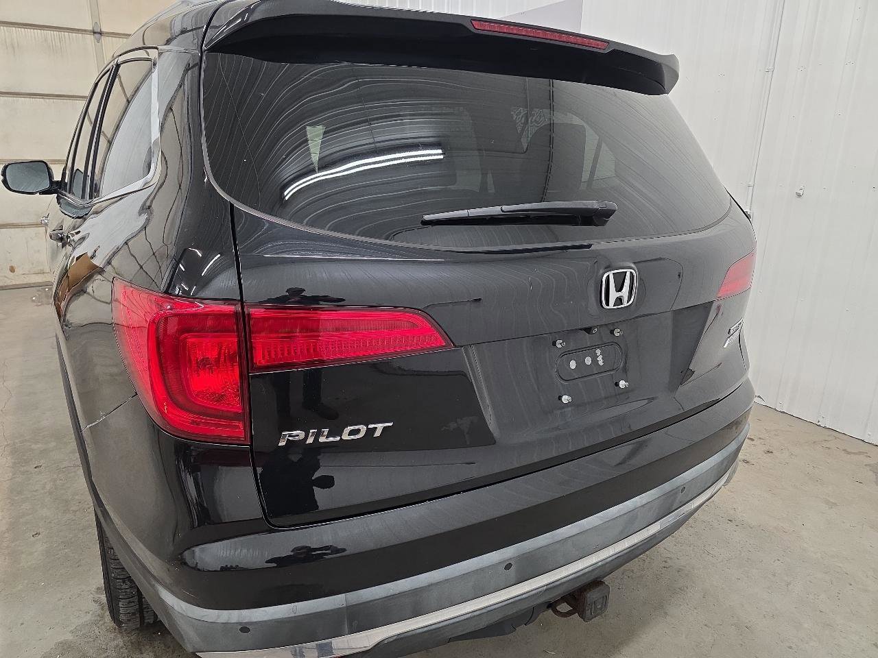 Used 2016 Honda Pilot Touring image 10