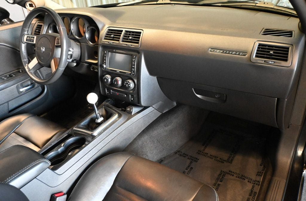 Used 2010 Dodge Challenger R/T RWD image 10