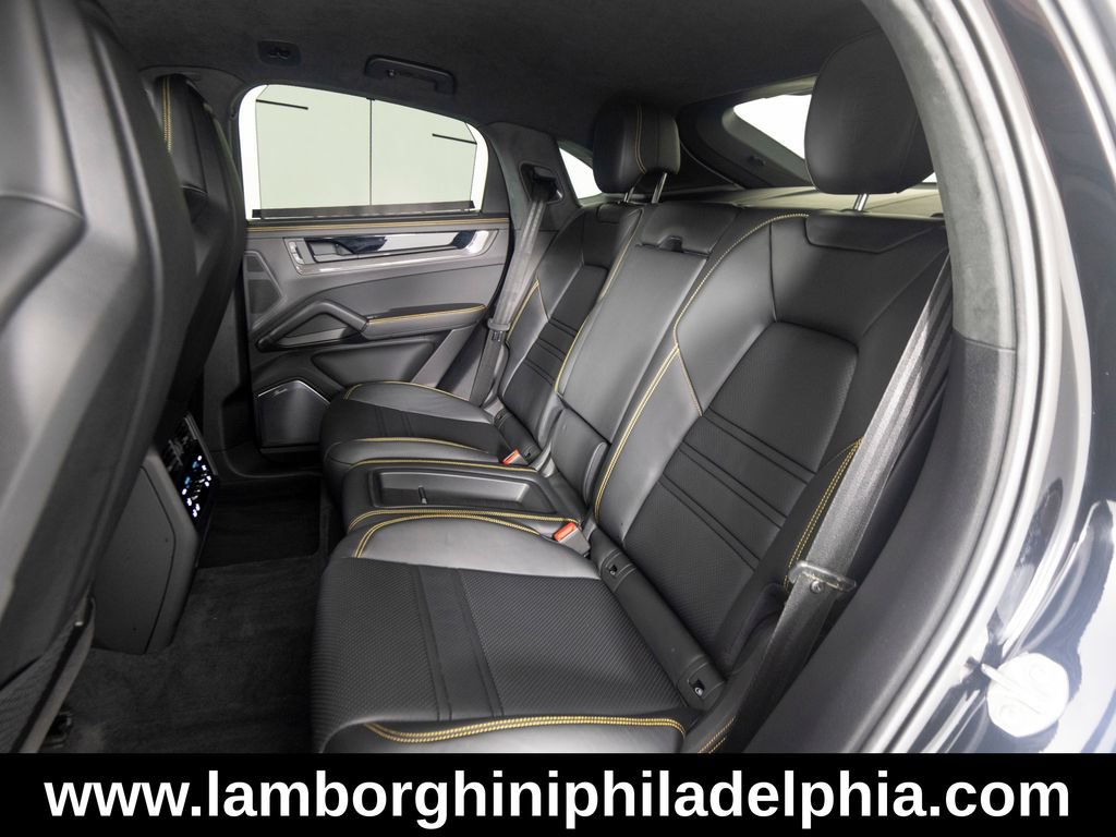 Used 2024 Porsche Cayenne Turbo GT AWD/4WD image 36