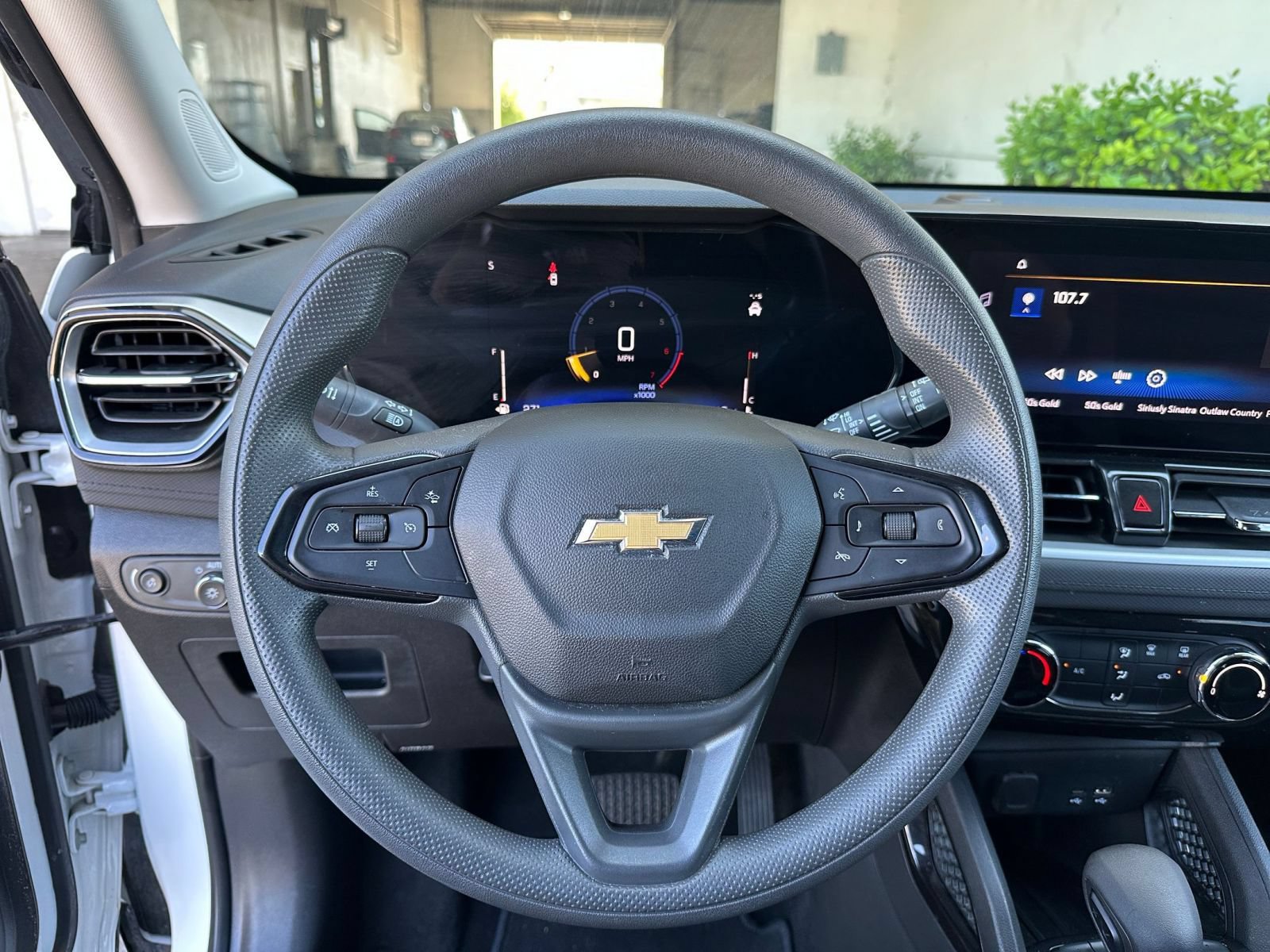 Used 2025 Chevrolet TrailBlazer LT w/ Driver Confidence Package AWD/4WD image 26
