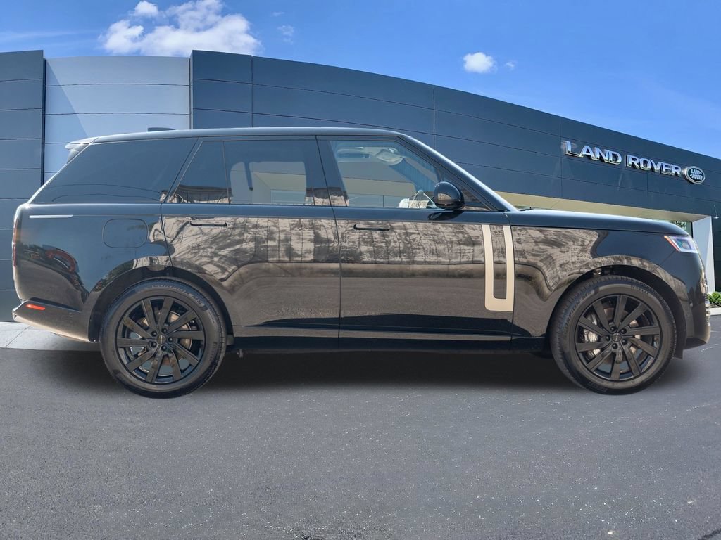 Certified 2026 Land Rover Range Rover SE AWD/4WD image 8