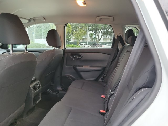 Used 2024 Nissan Rogue S FWD image 8