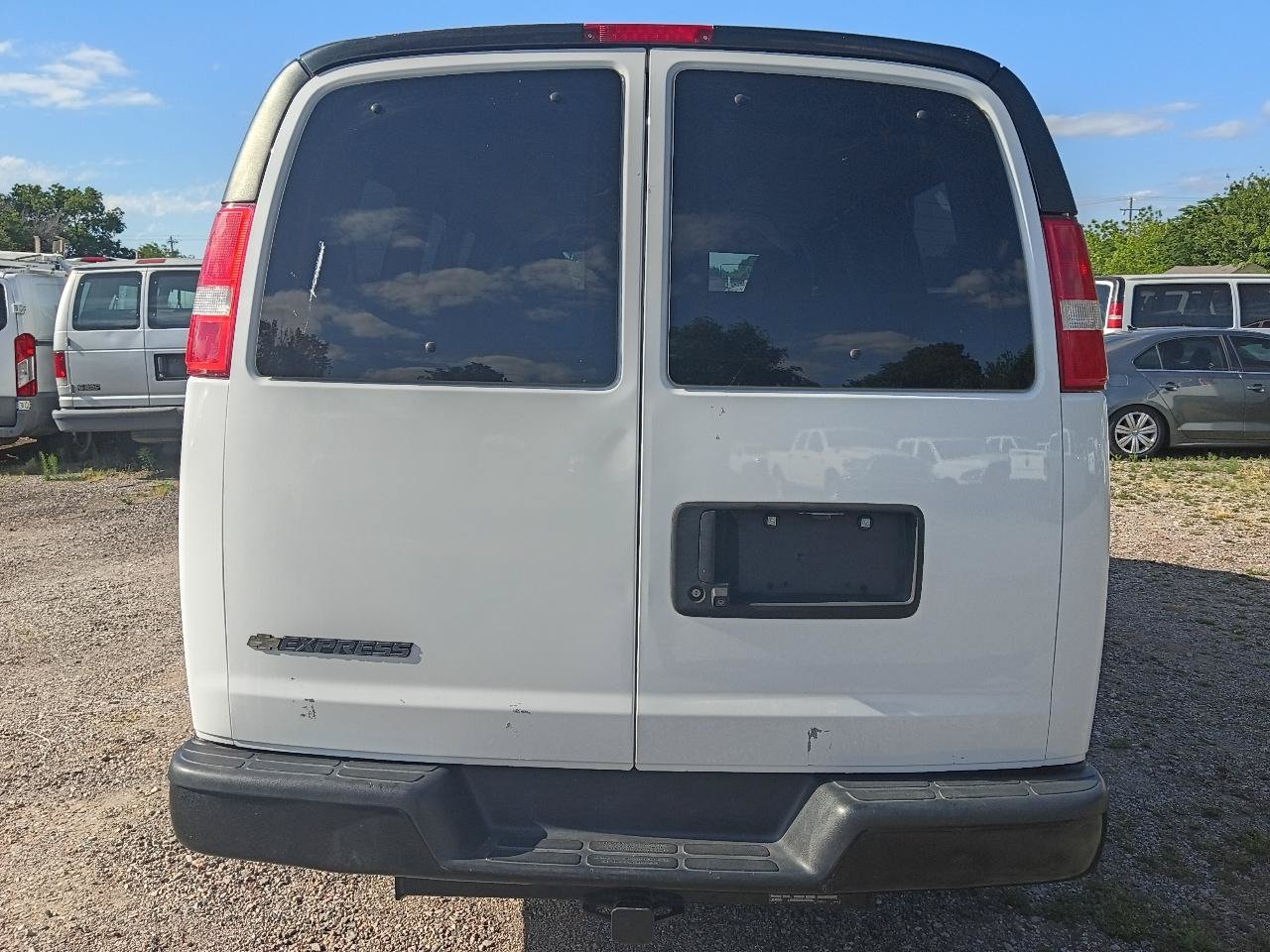 Used 2019 Chevrolet Express 3500 LS RWD image 6