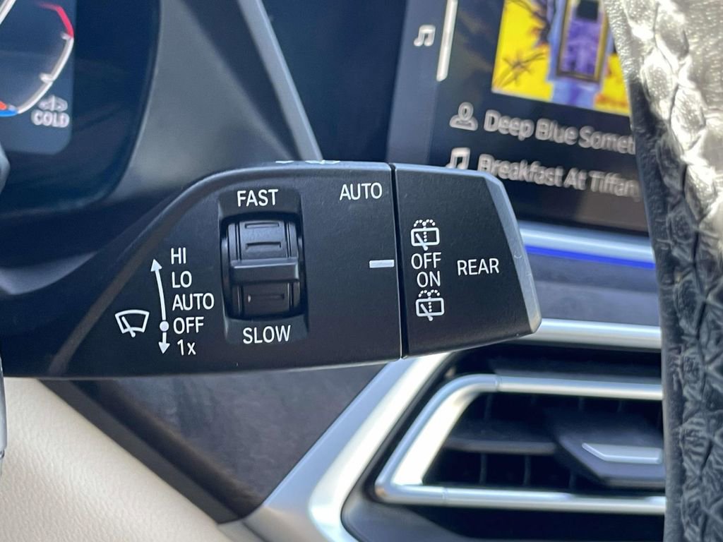 Used 2022 BMW X5 xDrive40i w/ M Sport Package AWD/4WD image 25