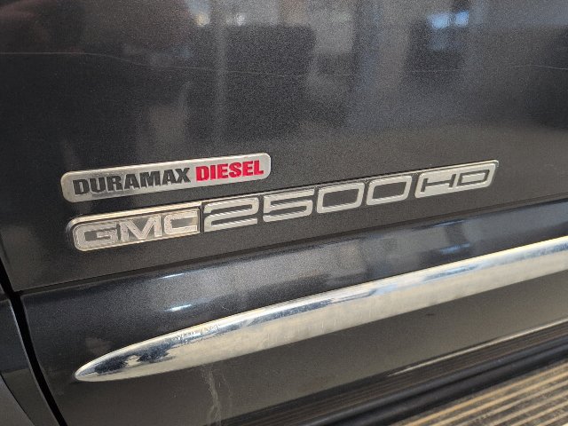 Used 2005 GMC Sierra 2500 SLT w/ Heavy-Duty Power Package AWD/4WD image 8