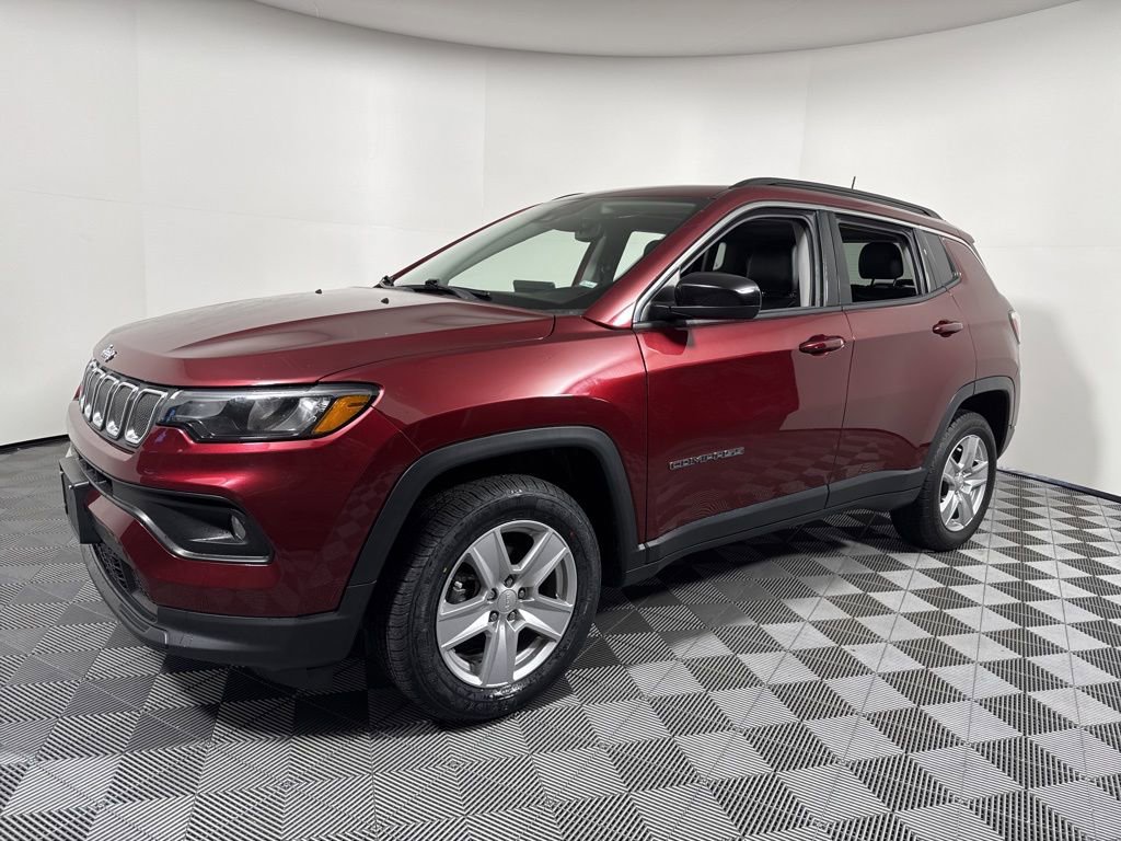 Used 2022 Jeep Compass Latitude w/ Sun and Sound Group image 2