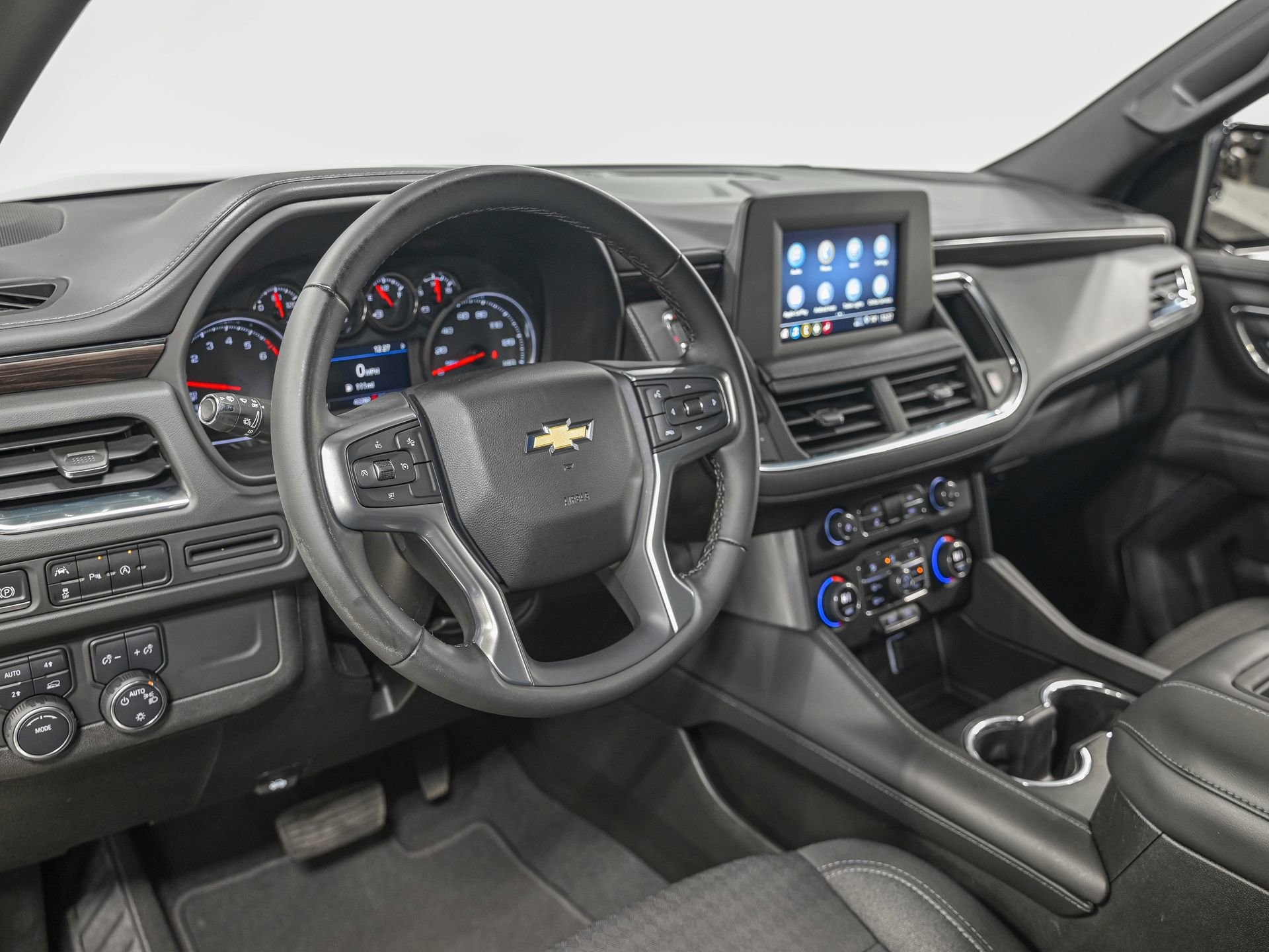 Used 2023 Chevrolet Suburban LS image 15