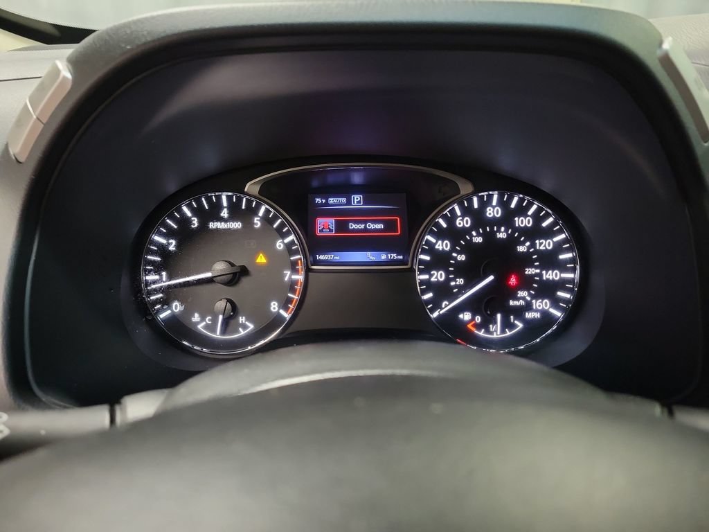 Used 2016 Nissan Pathfinder Platinum AWD/4WD image 29