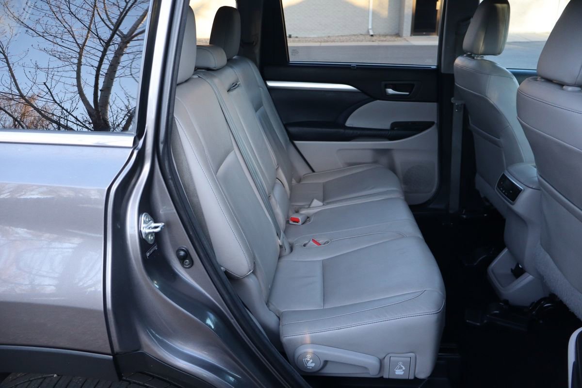 Used 2014 Toyota Highlander XLE image 23