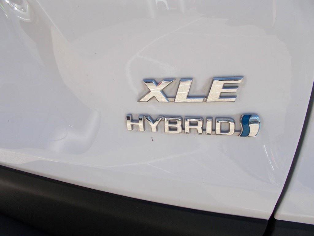 Used 2023 Toyota RAV4 XLE image 10
