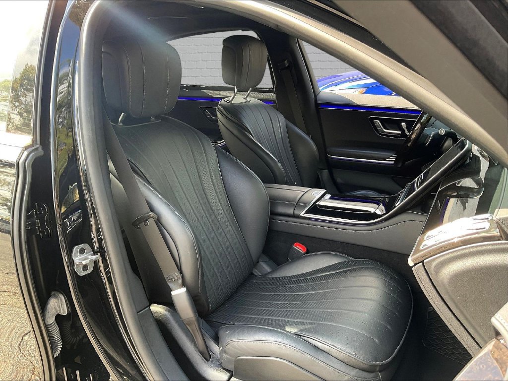 Used 2022 Mercedes-Benz S 500 4MATIC w/ AMG Line Package image 24