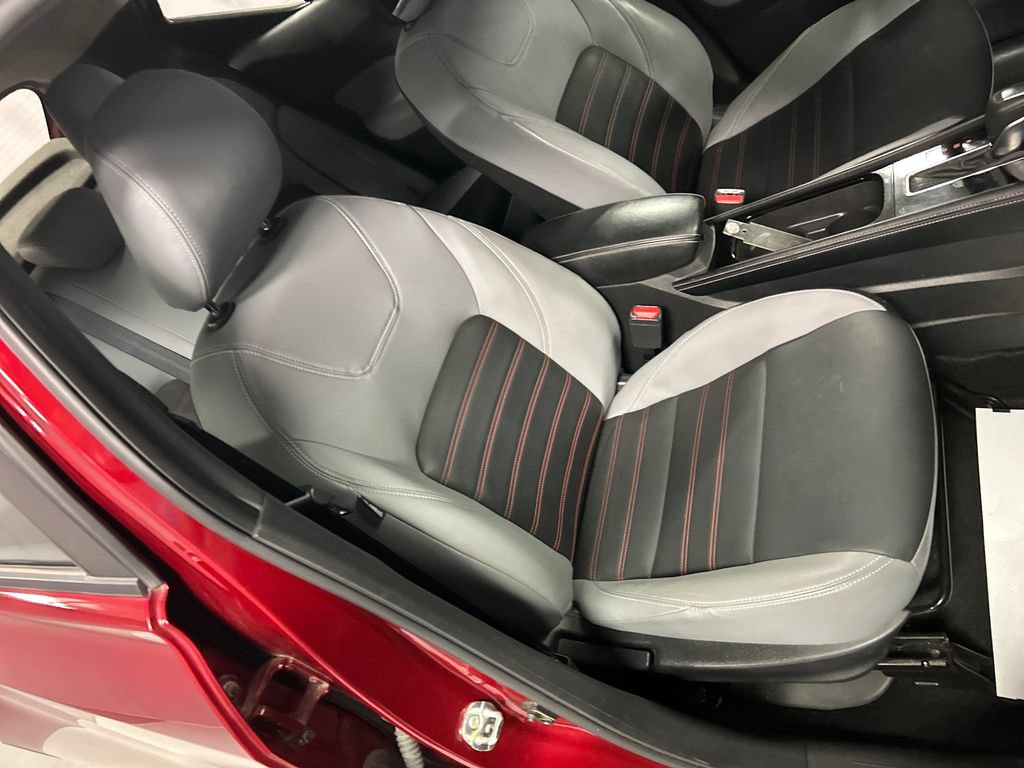 Used 2023 Nissan Kicks SR w/ SR Premium Package FWD image 23